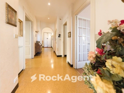 appartamento in vendita a Genova in zona Castelletto