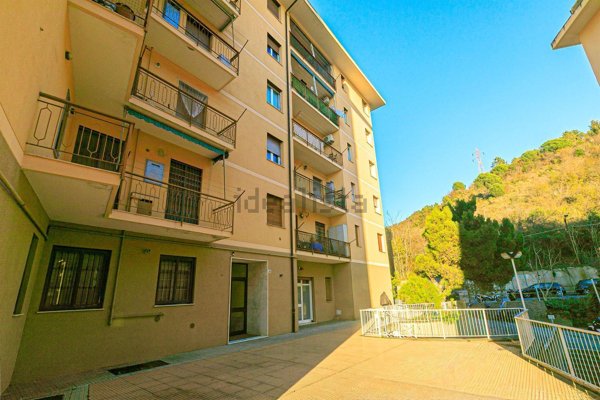 appartamento in vendita a Genova in zona Oregina