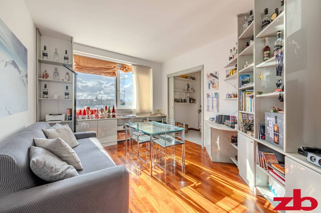 appartamento in vendita a Genova in zona Foce