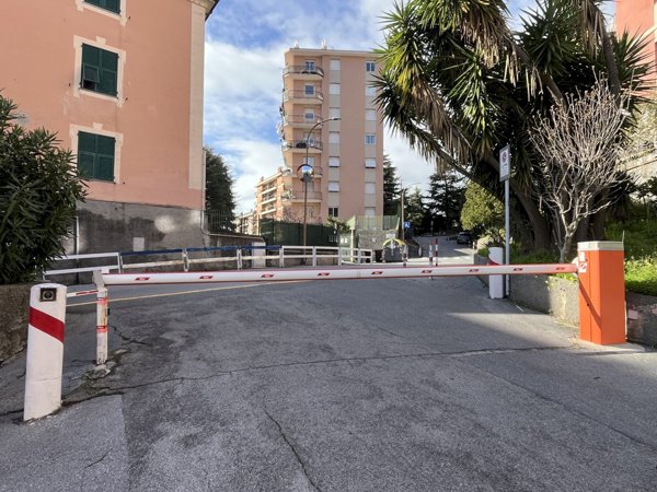 appartamento in vendita a Genova in zona Sestri Ponente