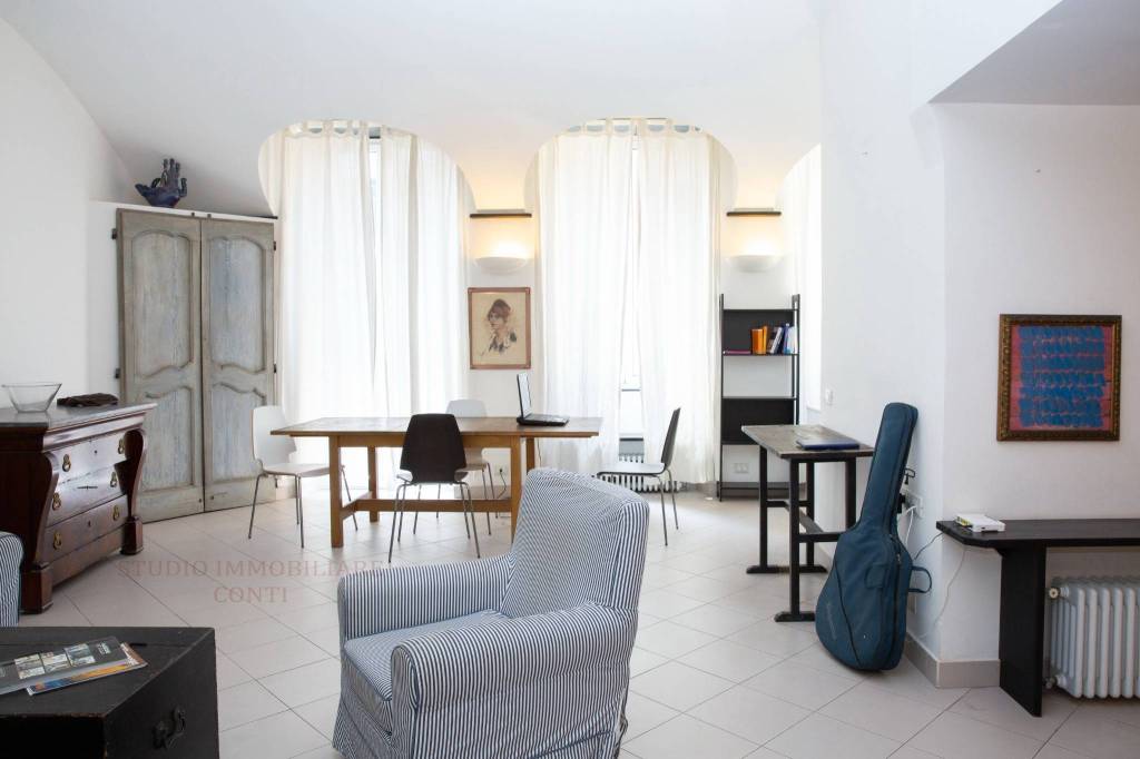 appartamento in vendita a Genova in zona Sottoripa / Maddalena / Molo