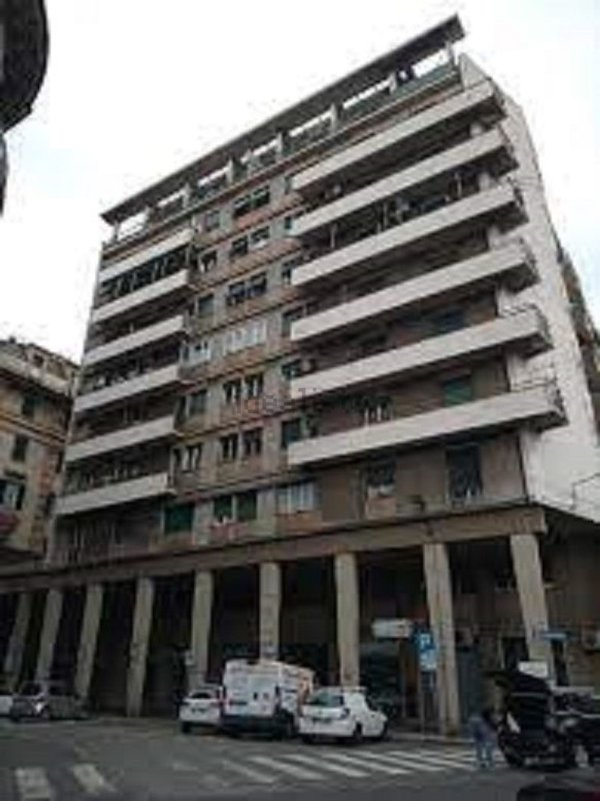 ufficio in vendita a Genova in zona Sampierdarena