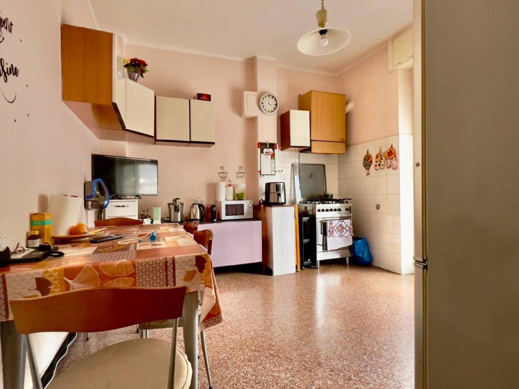 appartamento in vendita a Genova in zona Molassana