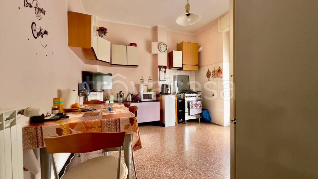 appartamento in vendita a Genova in zona Molassana