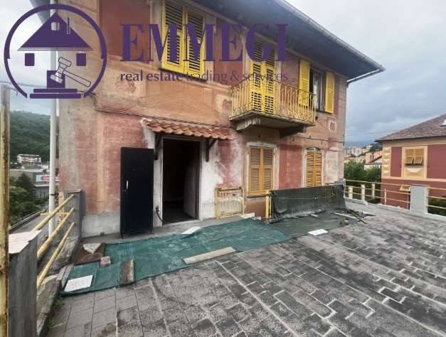 appartamento in vendita a Genova in zona Pontedecimo