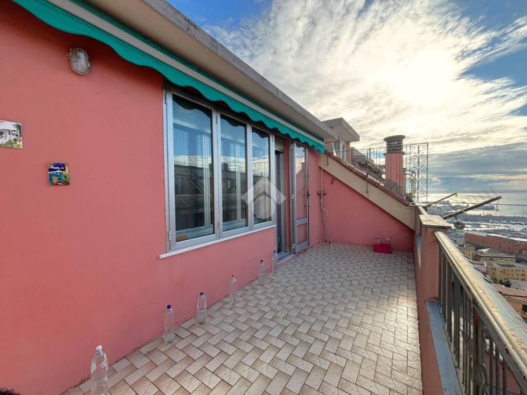 appartamento in vendita a Genova in zona Lagaccio / Granarolo