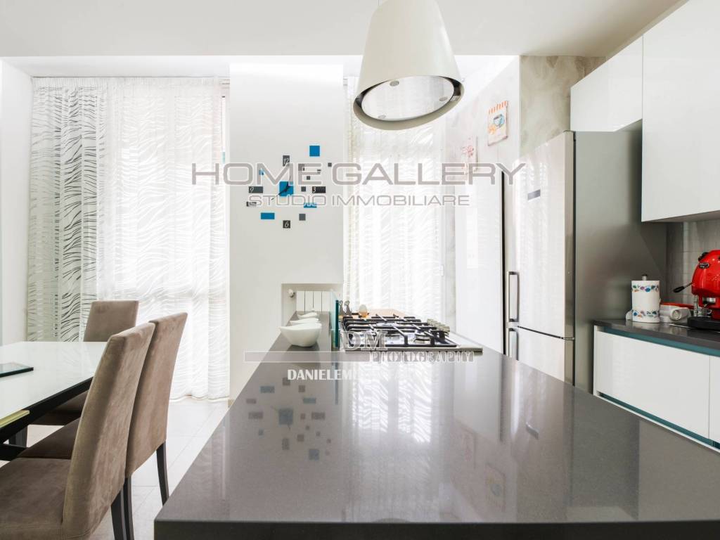 appartamento in vendita a Genova in zona Sturla