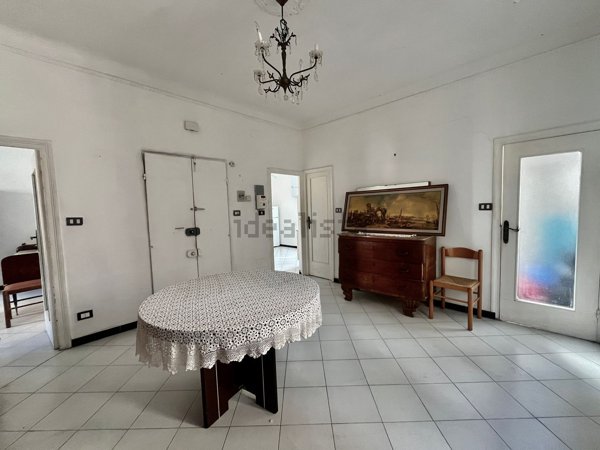 appartamento in vendita a Genova in zona Sestri Ponente