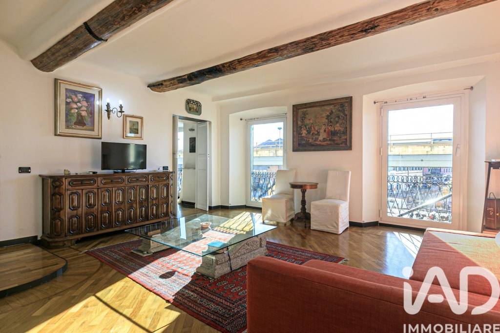 appartamento in vendita a Genova in zona Sottoripa / Maddalena / Molo