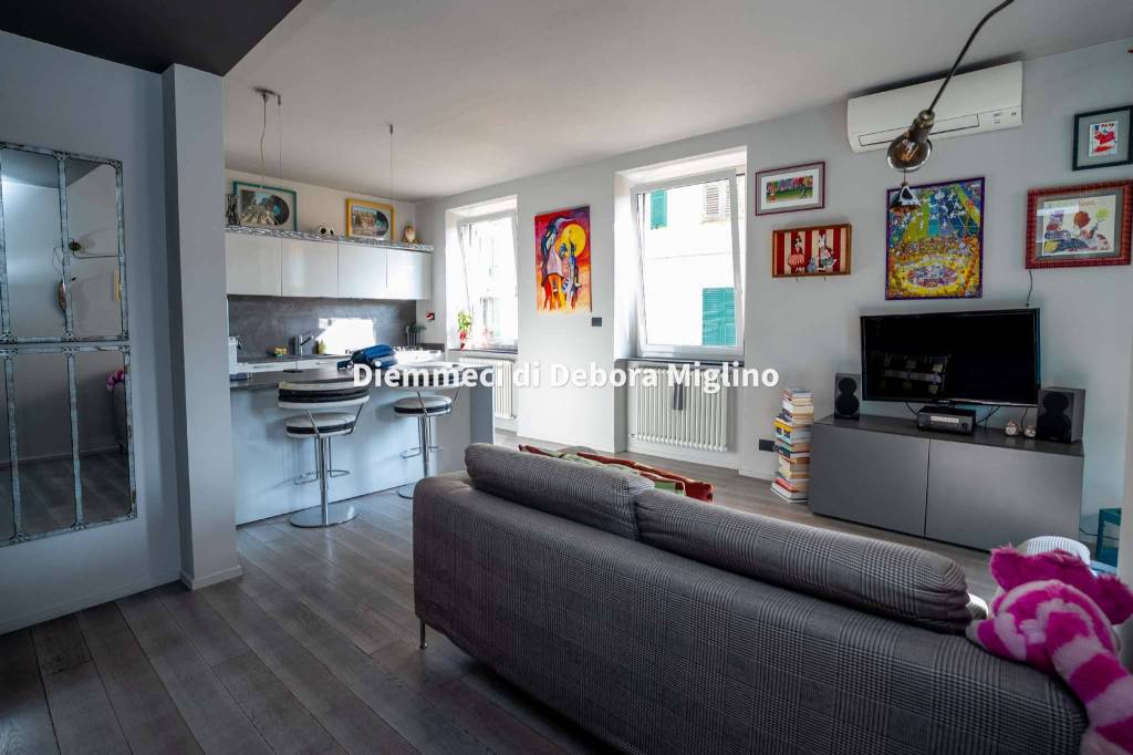 appartamento in vendita a Genova in zona Sestri Ponente