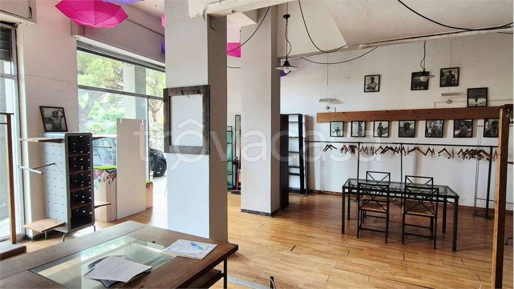 negozio in vendita a Genova