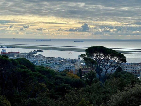 appartamento in vendita a Genova in zona Pegli