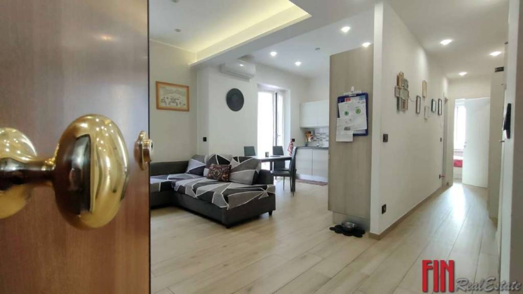 appartamento in vendita a Genova in zona Sestri Ponente