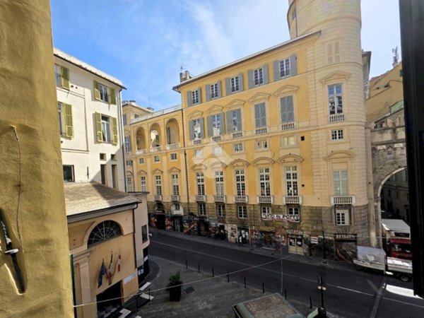 appartamento in vendita a Genova in zona Sottoripa / Maddalena / Molo