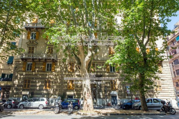appartamento in vendita a Genova in zona Foce