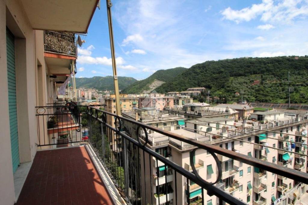 appartamento in vendita a Genova in zona Molassana