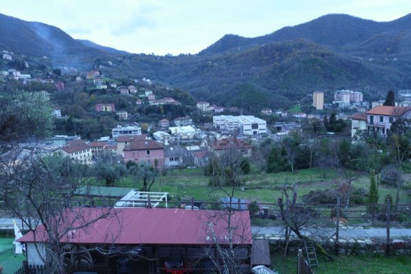appartamento in vendita a Genova in zona Struppa