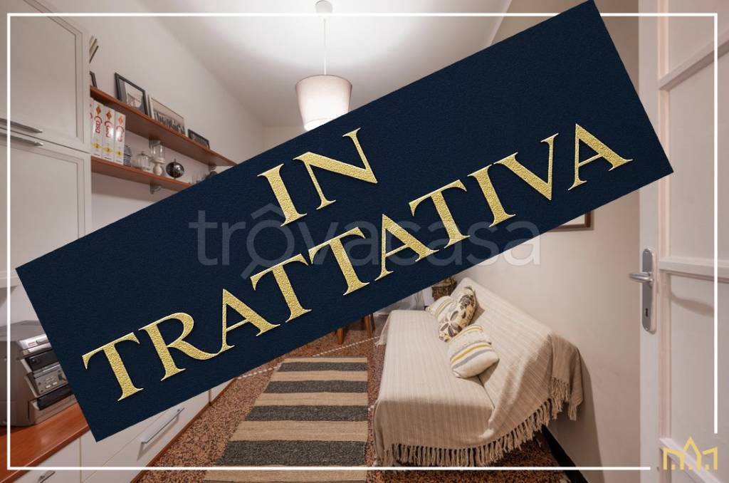 appartamento in vendita a Genova in zona Sottoripa / Maddalena / Molo