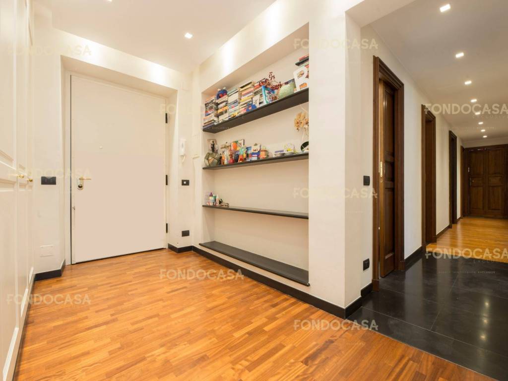 appartamento in vendita a Genova in zona Carignano