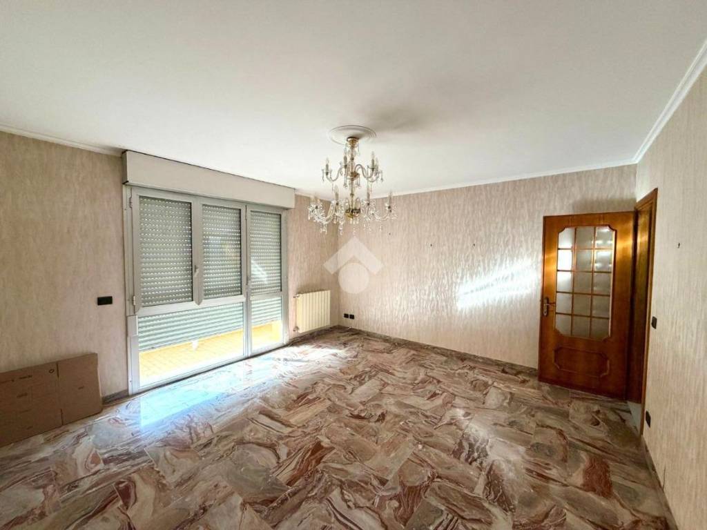 appartamento in vendita a Genova in zona Rivarolo