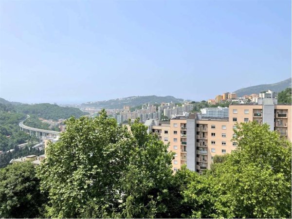 appartamento in vendita a Genova in zona Rivarolo