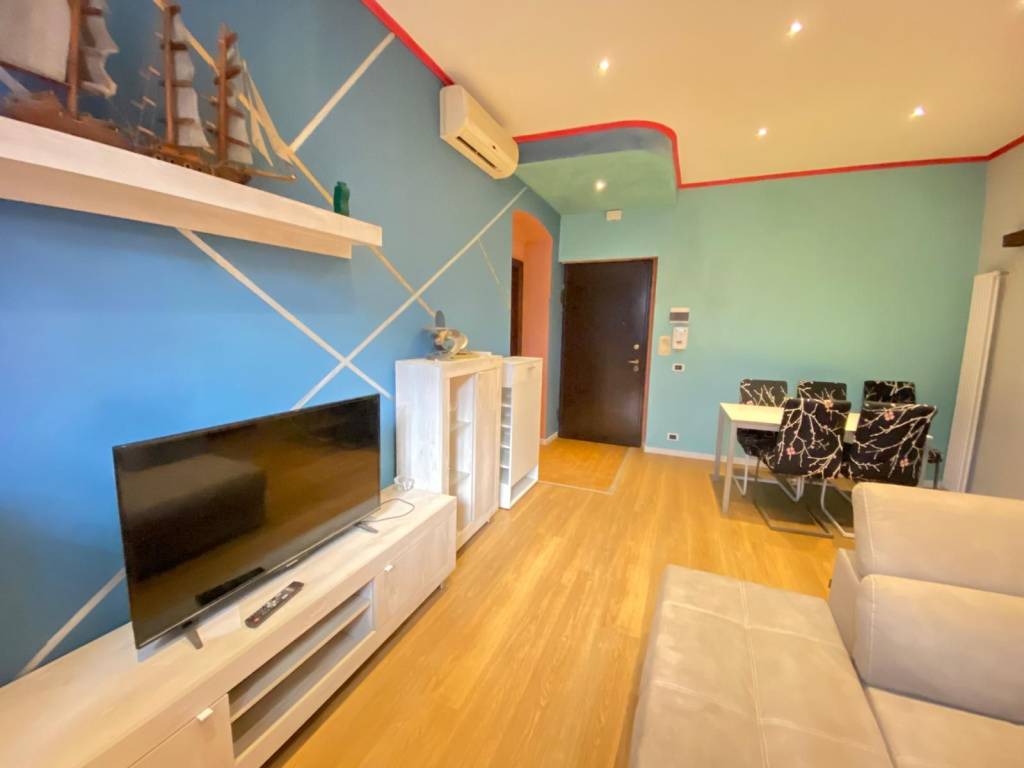 appartamento in vendita a Genova in zona Sestri Ponente