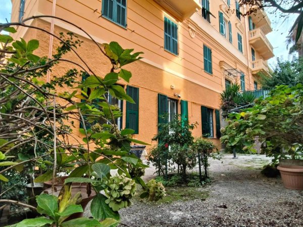 appartamento in vendita a Genova in zona Pegli