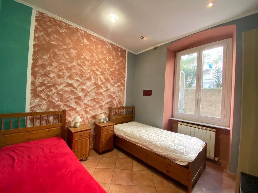 appartamento in vendita a Genova in zona Sestri Ponente