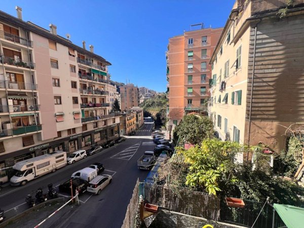 appartamento in vendita a Genova in zona Quezzi