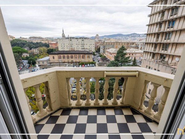 appartamento in vendita a Genova in zona Carignano