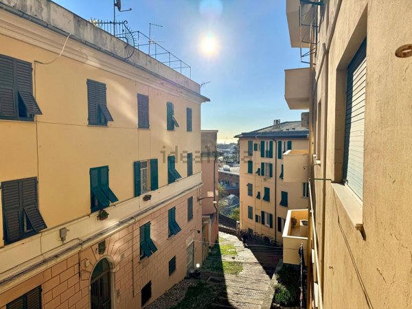 appartamento in vendita a Genova in zona Lagaccio / Granarolo