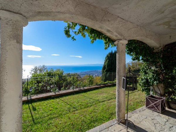 casa indipendente in vendita a Genova in zona Apparizione