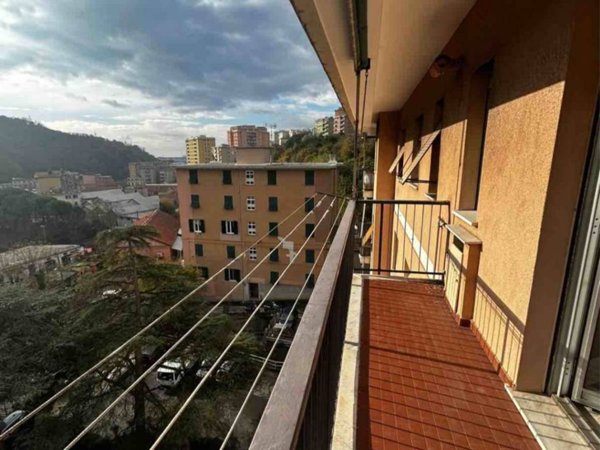 appartamento in vendita a Genova in zona Rivarolo