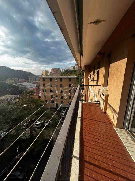 appartamento in vendita a Genova in zona Rivarolo