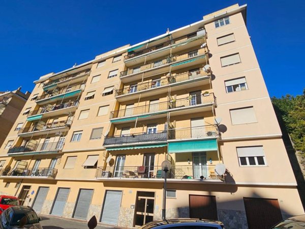 appartamento in vendita a Genova in zona Lagaccio / Granarolo