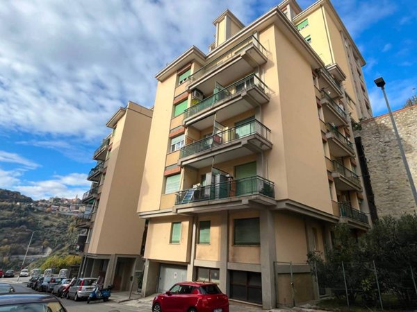 appartamento in vendita a Genova in zona Oregina