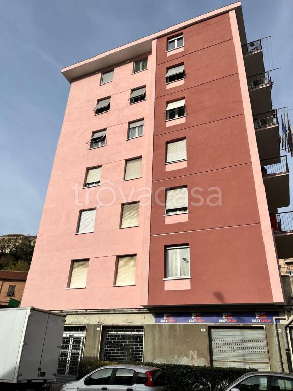 appartamento in vendita a Genova in zona Rivarolo
