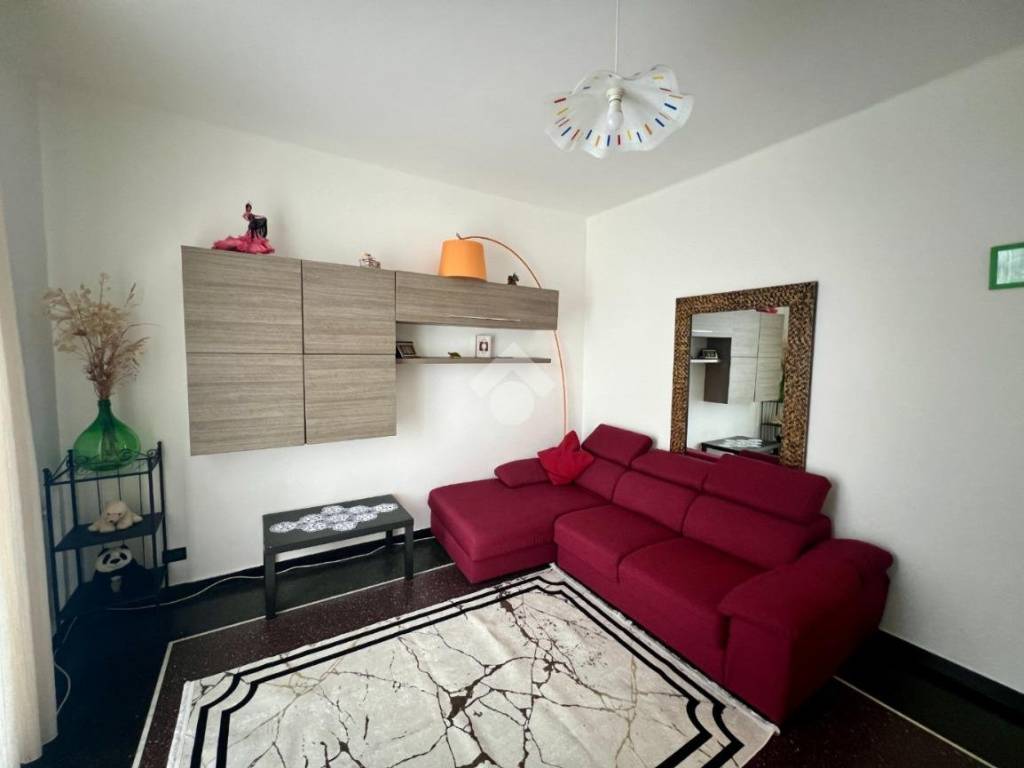 appartamento in vendita a Genova in zona Rivarolo