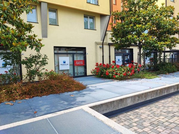 negozio in vendita a Genova in zona Sestri Ponente