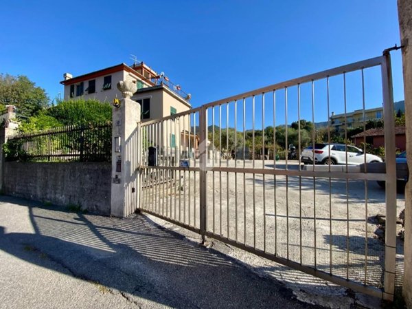 appartamento in vendita a Genova in zona Molassana