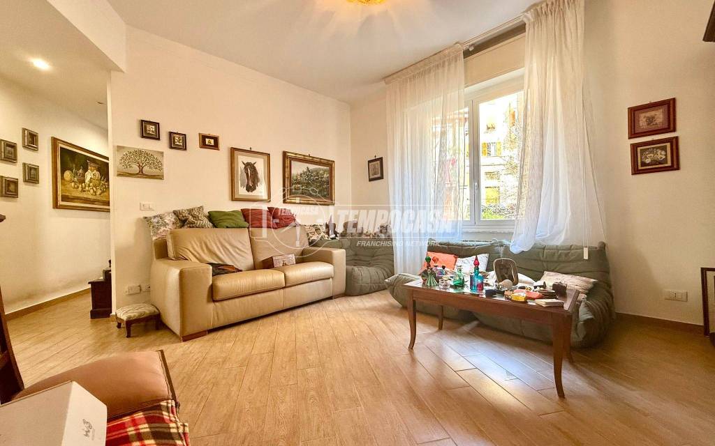 appartamento in vendita a Genova in zona Sestri Ponente