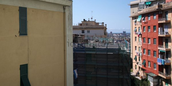 appartamento in vendita a Genova in zona Rivarolo