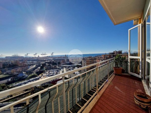 appartamento in vendita a Genova in zona Palmaro / Pra'