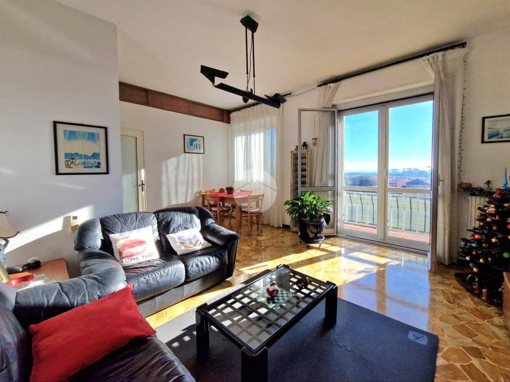 appartamento in vendita a Genova in zona Palmaro / Pra'