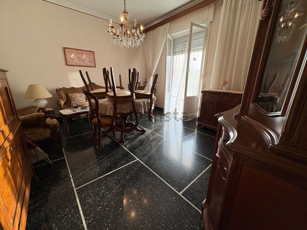 appartamento in vendita a Genova in zona Rivarolo