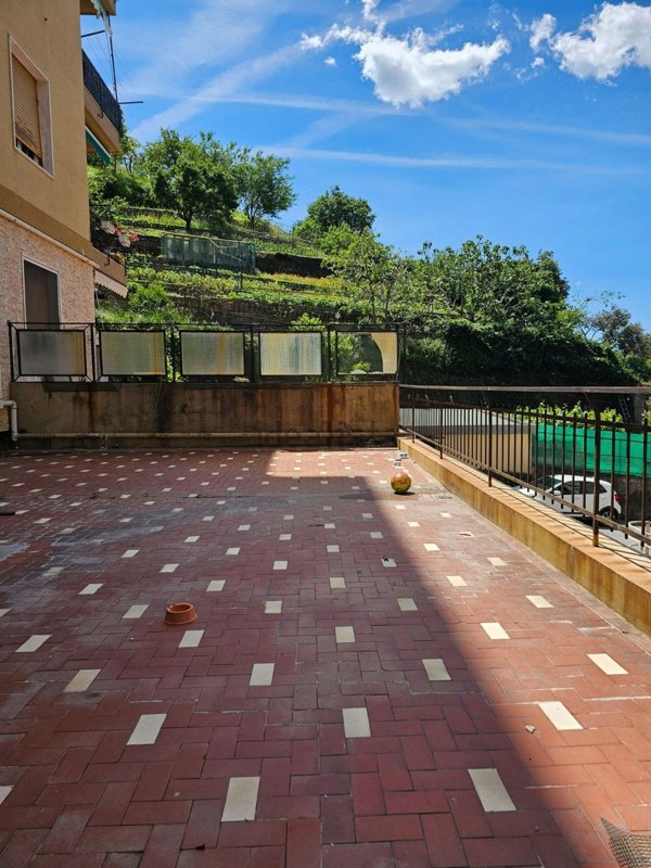 appartamento in vendita a Genova in zona Palmaro / Pra'
