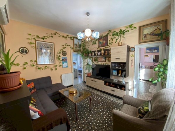 appartamento in vendita a Genova in zona Sampierdarena