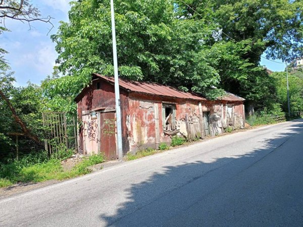 casa indipendente in vendita a Genova in zona Lagaccio / Granarolo