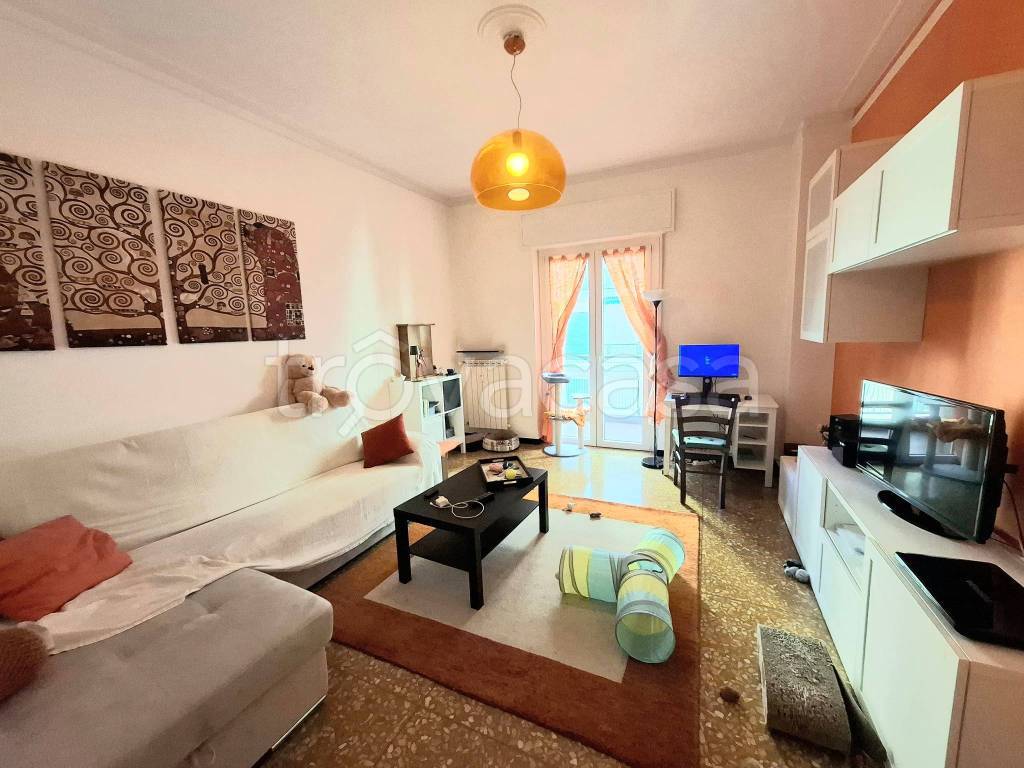 appartamento in vendita a Genova in zona Sampierdarena