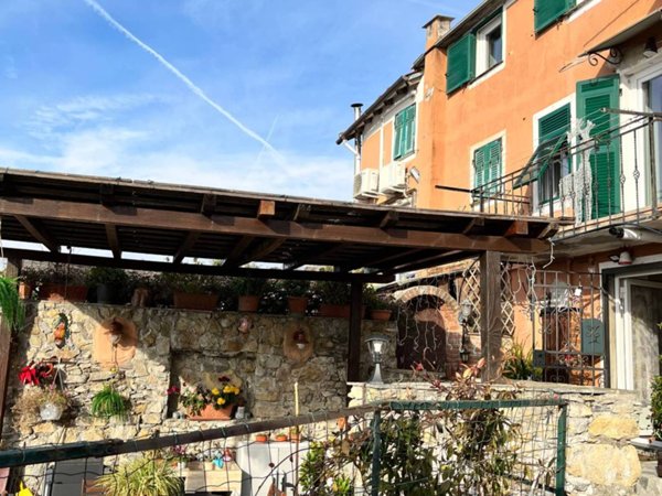 casa indipendente in vendita a Genova in zona Apparizione